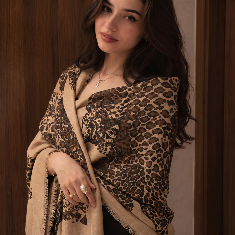 Vintage Leopard Print Hijab an - Vintage Fashion Prints 评论和价格