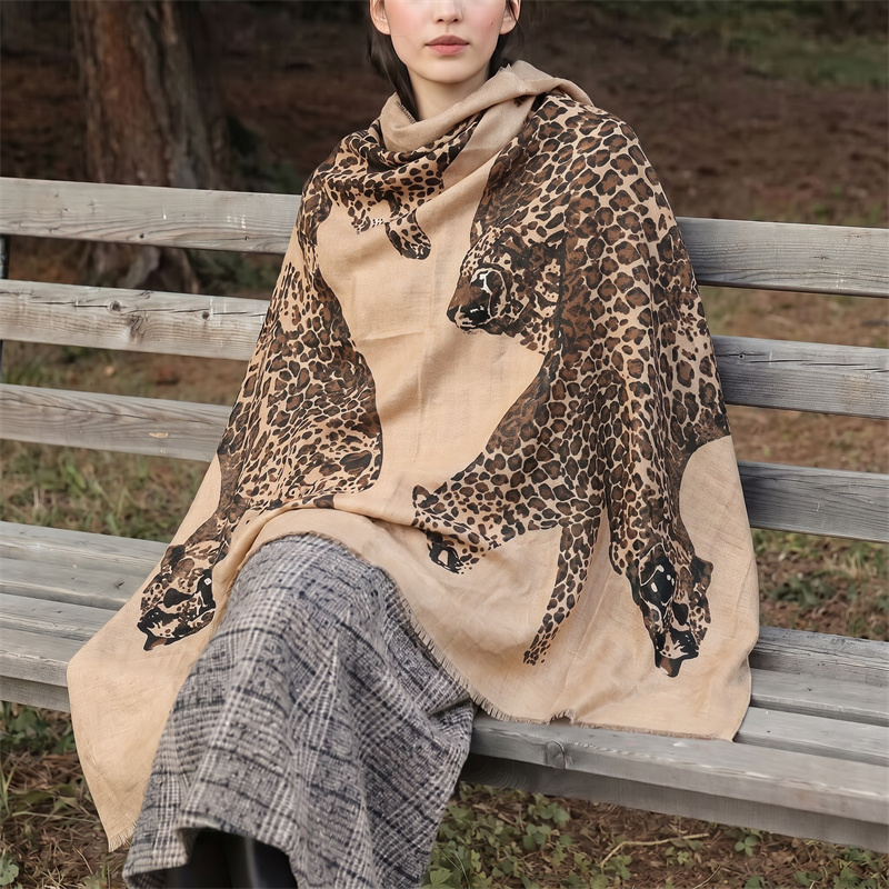 Vintage Leopard Print Hijab an - Vintage Fashion Prints 评论和价格
