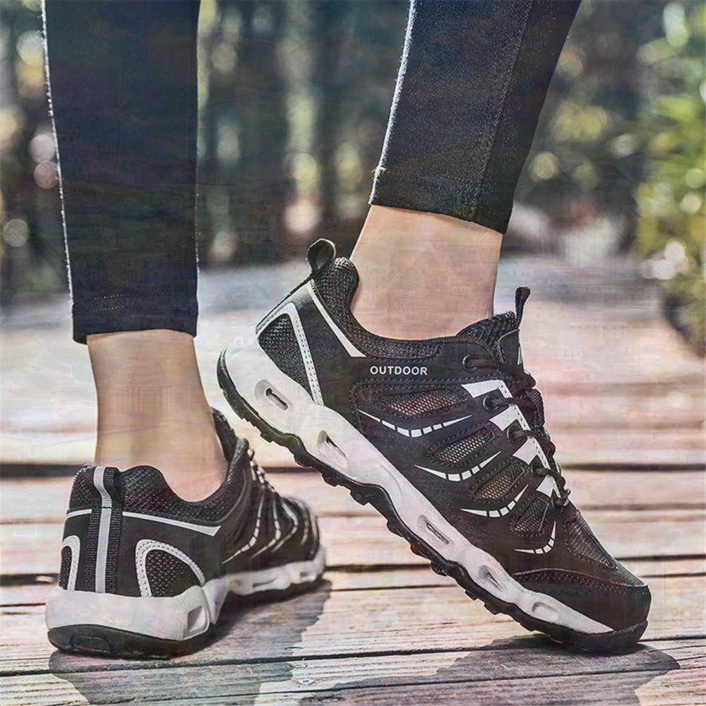 Sumer Round Tip Silver Sneaker - Vintage Fashion Brand Names 评论和价格