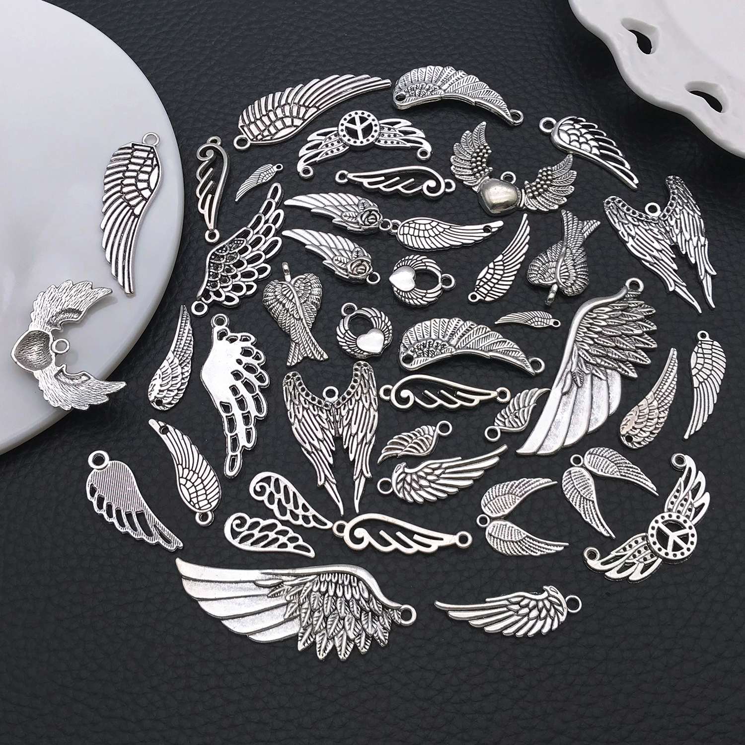 Angel Wing Charms, New 22/42 P - Vintage Fashion Nova 评论和价格